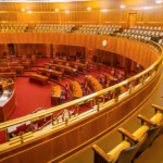 Partidos políticos, senadores y policía, instituciones con mayor desconfianza en México